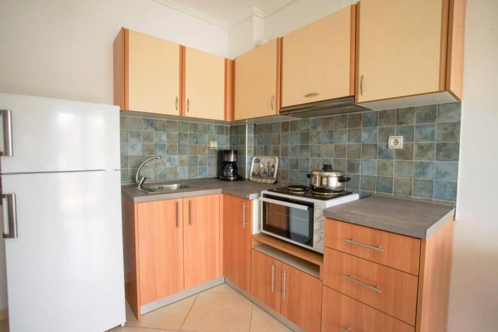 1-Bedroom Apartment In Неа-Міханіона Екстер'єр фото